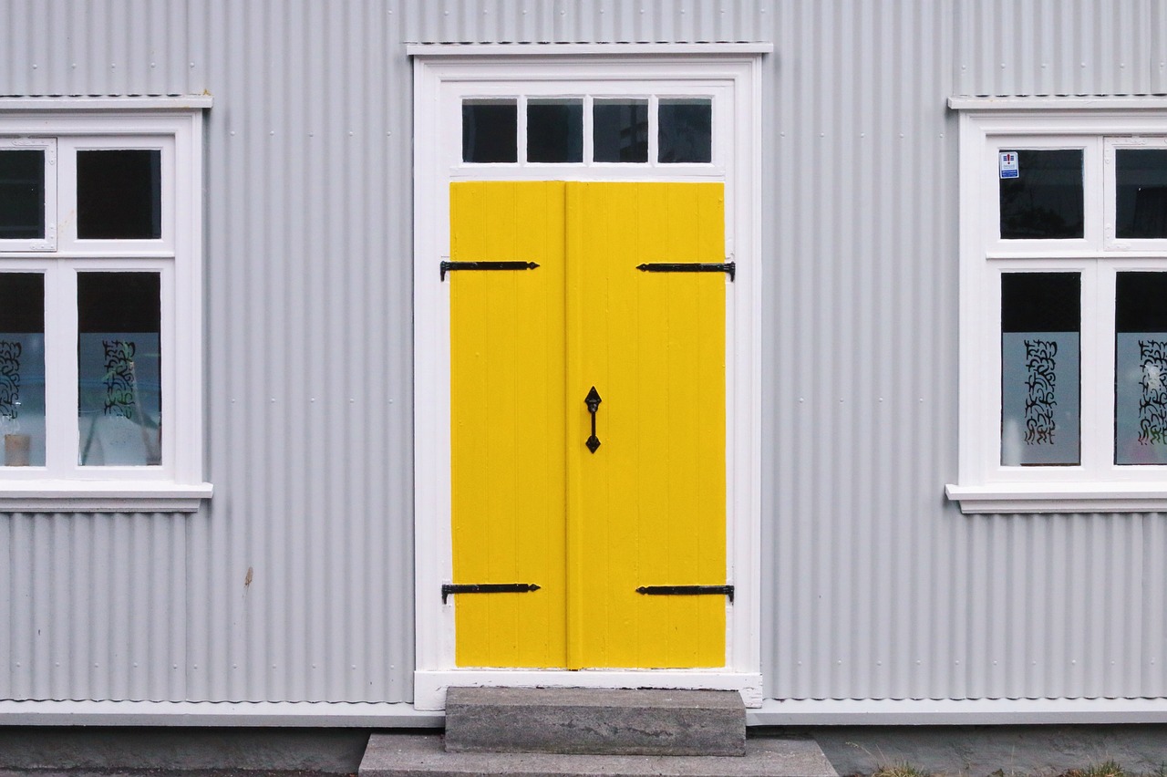 How to Use Over-the-Door Organizers for Additional Storage